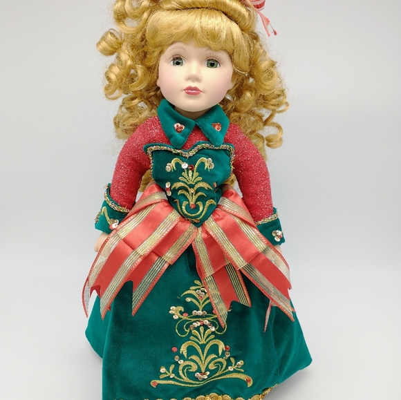 Vintage Victorian Rose Collection Porcelain Doll - Picture 1 of 9